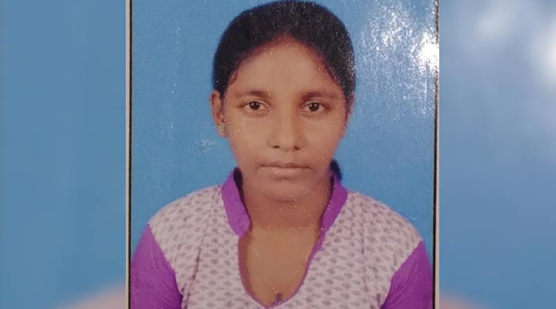 Girl commits suicide, angry mob torches boyfriend's house