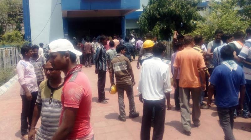A labour died in Durgapur, co-workers stage protest