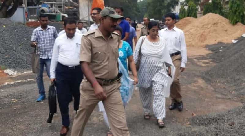 Judges of Durgapur Court walk to the workplace as not getting the car service