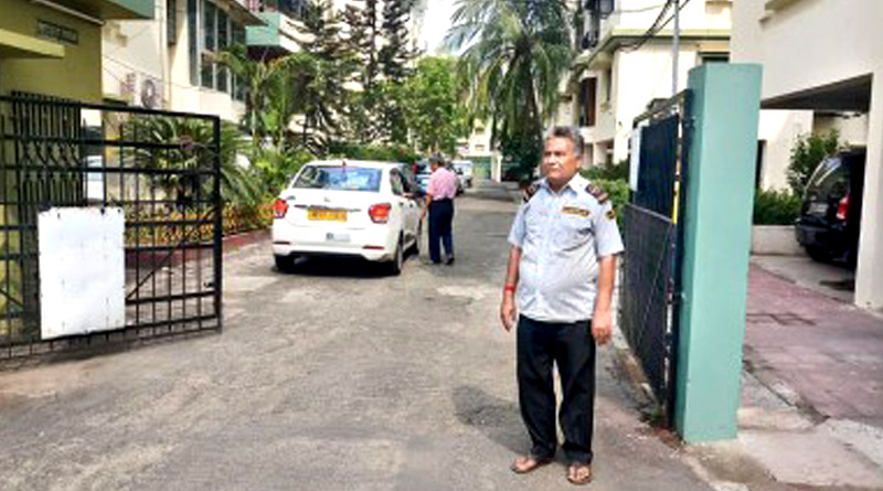 Once who used to be a film director now turned a security guard