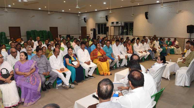 Refrain from controversial remarks: mamata to MLAs