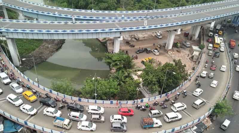 Crack appears on Ultadanga Flyover pilar, traffic diverted