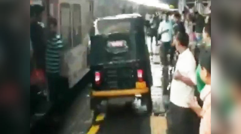 Man drives auto on railway platform to take pregnant woman to hospital