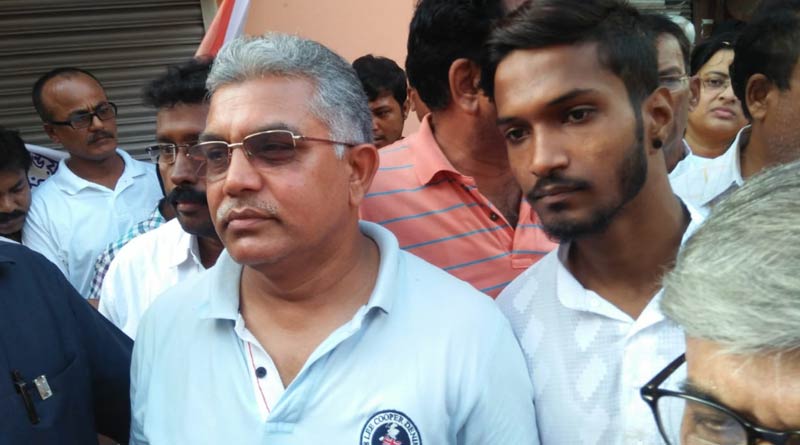 Clash between TMC-BJP workers in Laketown today