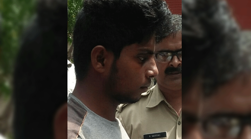 Toto driver makes lewd gesture at a school student in East Burdwan