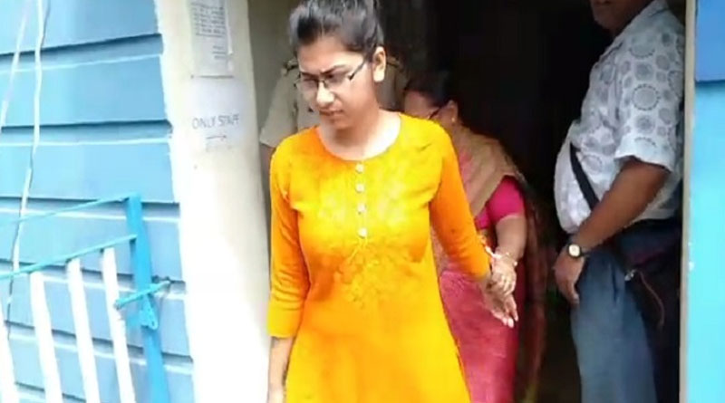 Police arrested a girl on narendrapur robbery case on sunday