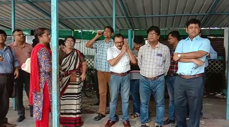 Doctors heckled by patient relatives in cooch behar