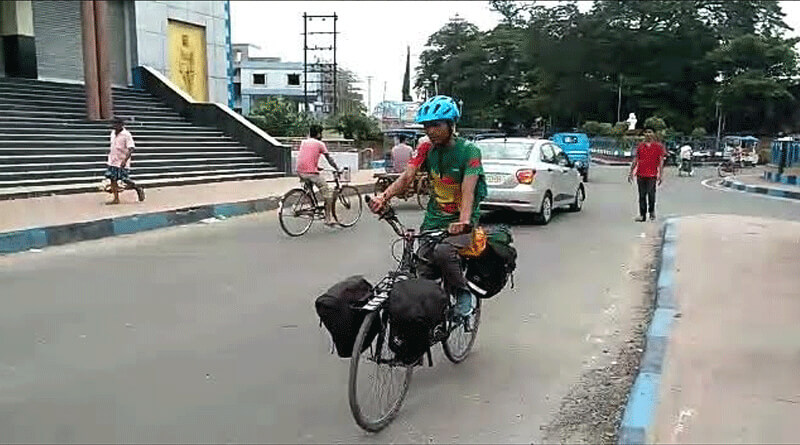 A youth named Jahangir Alam travel Bangladesh and India by bycle