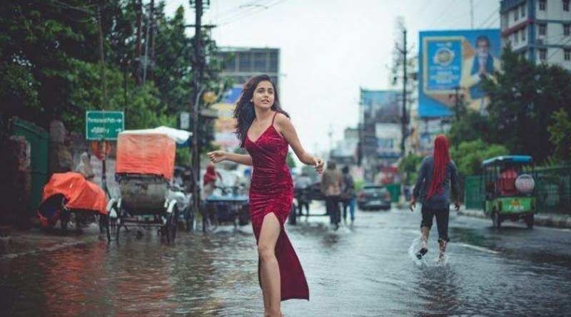 a student carried out a photoshoot in Patna amid flood situation