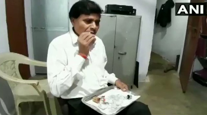 This MP Lawyer Has Been Eating Glass For Past 45 Years