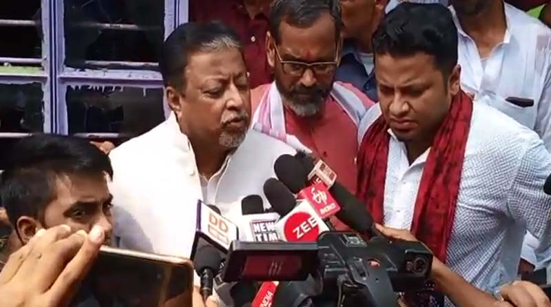 BJP leader Mukul Roy visits Swarup garai's house at nanur