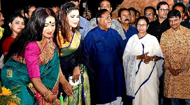 political analyst Prashant kishor vistis Naktala puja pandal with CM
