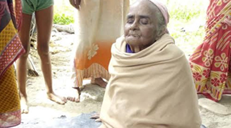An old woman survived from drowning in Burdwan's Kalna