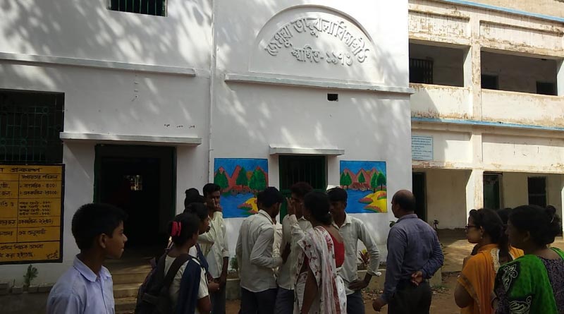 Teacher-in charge of Jemuya bhaduya school enclosed in school by students
