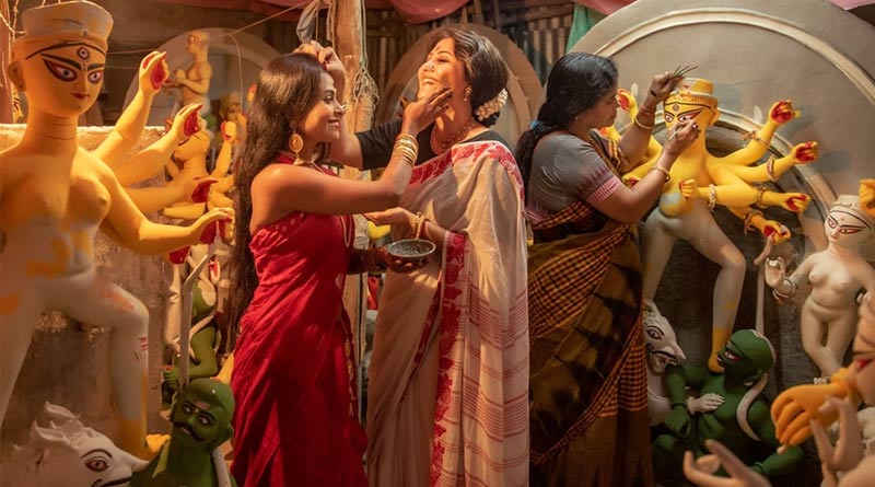 Swastika Mukherjee shares some pictures in Facebook and asks Durga Ke