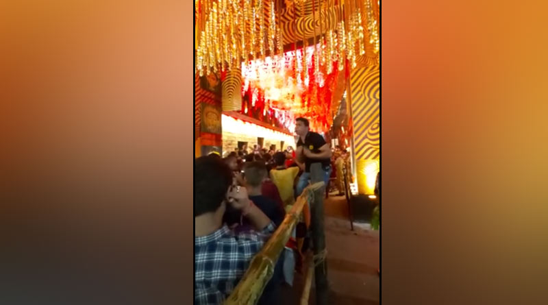 Kolkata police constable controls Durga Puja traffic, video goes viral
