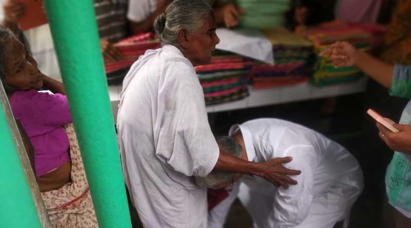 MLA Nanda Saha gives saree to old women in Nabadwip