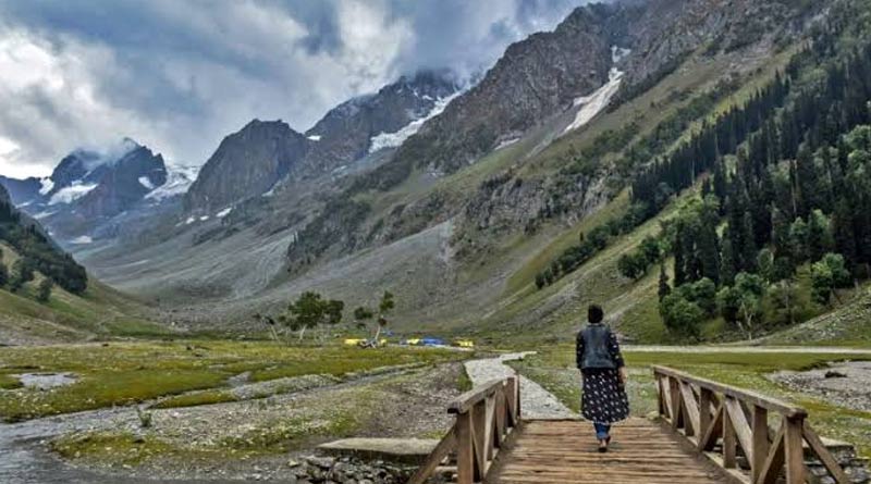 Common people cancels the plan to visits Kashmir in this winter