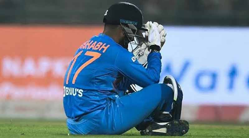 Rishabh Pant was hit on the helmet by a Pat Cummins bouncer