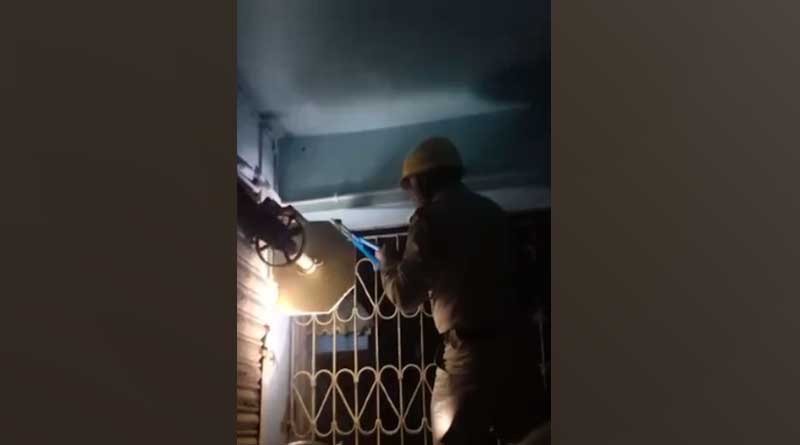 Siren of a bank suddenly rose up, disconnected by fire department