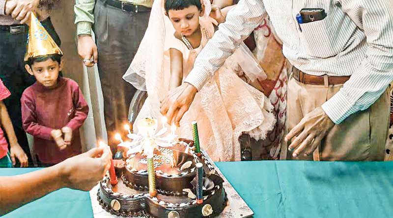 Doctors of medical colleges celebrate birthday of a orphan girl