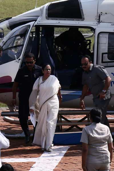 CM Mamata Banerjee slams Centre's privatization bid