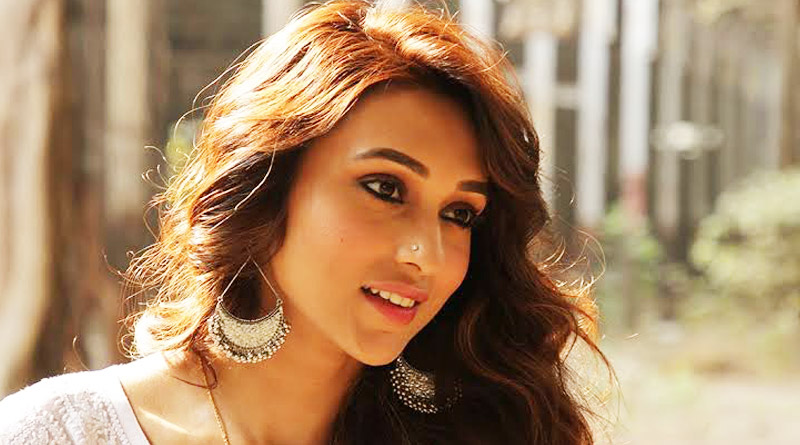 Mimi Chakraborty urges Mayor Firhad for road repairing