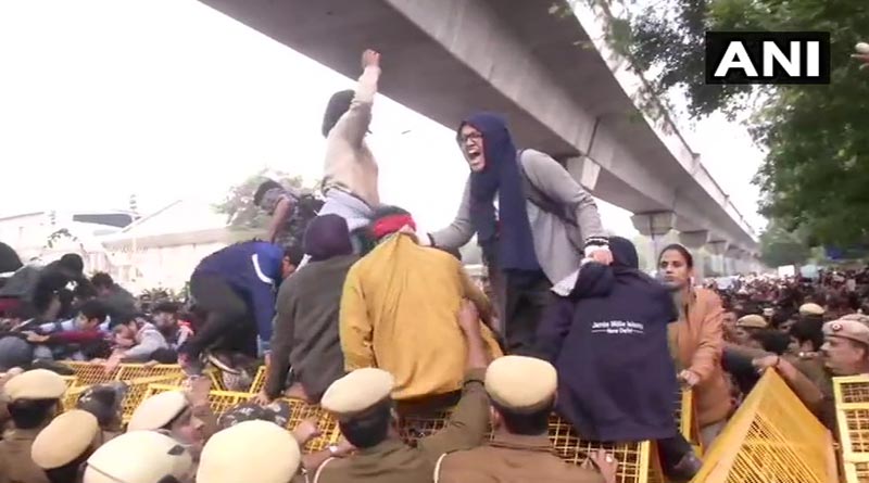 massive crowd protesting against the CAB all over India