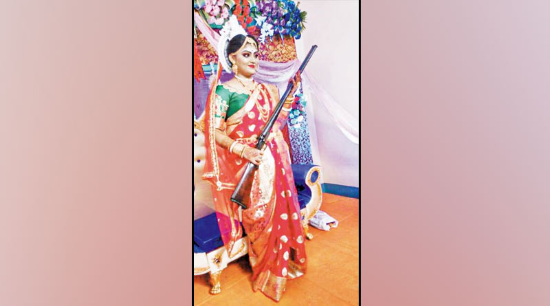 OMG! A groom welcome with gunsalute in Katwa's Mandal family