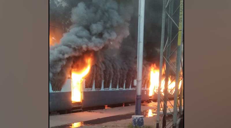 Anti-CAA protests in Bengal, railways suffer Rs 100 crore loss