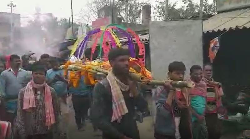 Grandsons bid man 'dancing adieu' during funeral procession