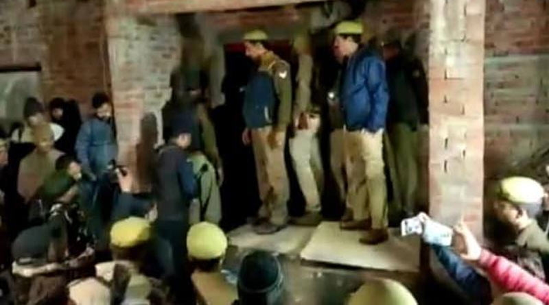 Wife Of UP hostage taker stoned to death after cops kill him