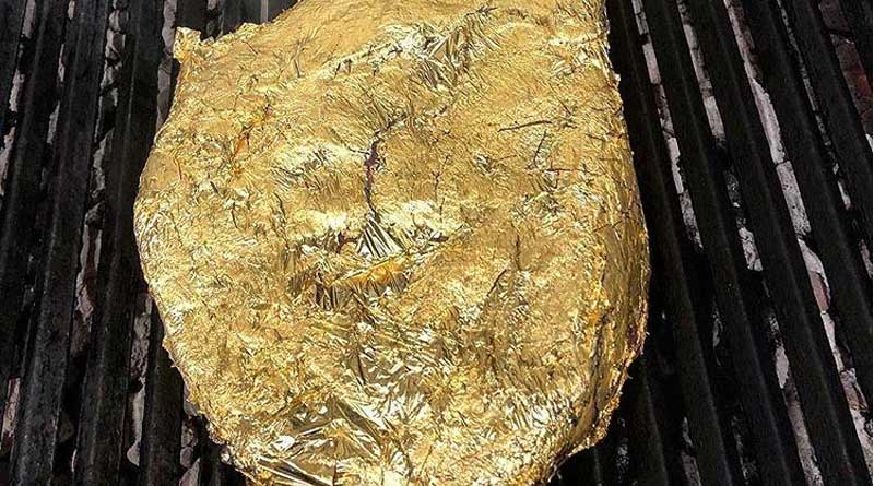 Restaurant calls cops on man who refused to Pay $1000 for gold steak.