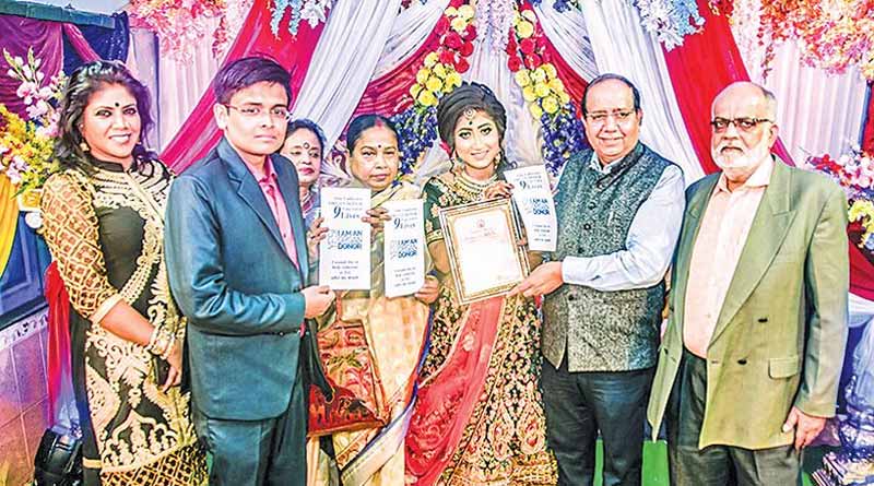 Couple urges guests to donate body during wedding reception.