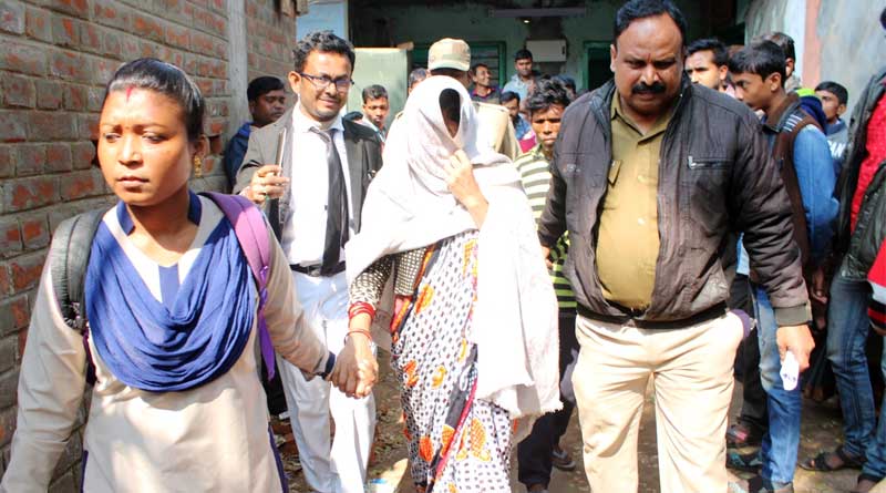 A woman theft newborn baby from Medinipur Medical College