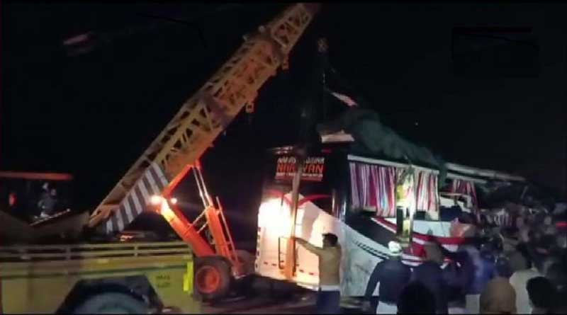 16 killed, 31 injured in an accident at Agra-Lucknow Expressway