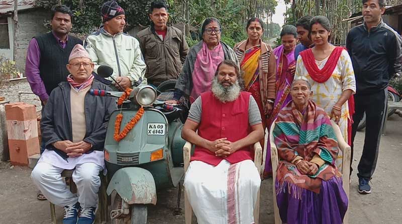 Youth from Karnataka carries mother in scooter reaches Malbazar