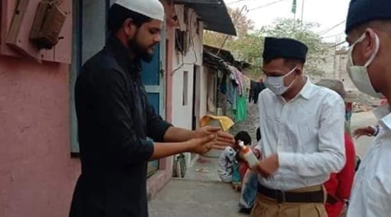 rss volunteers working to help people during india lockdown coronavirus