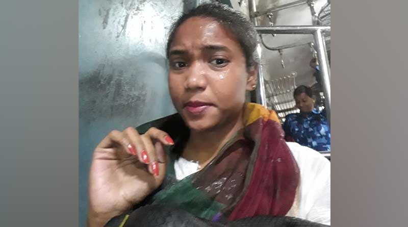 A lady journalist attacked in train near Park Circus station