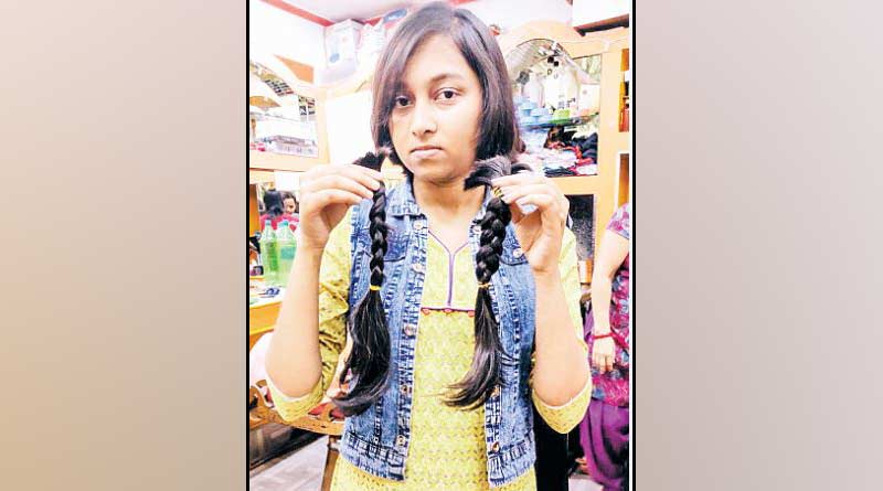 Four woman of midnapore donate their hair for cancer victims