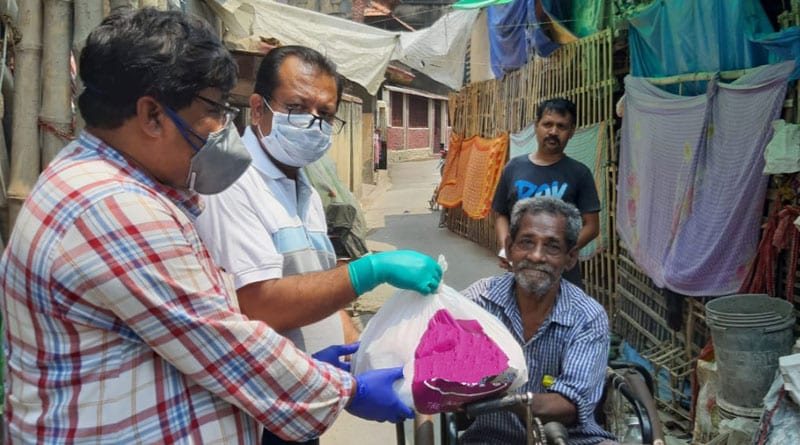 Forum for Durgotsav helps artists of Kumartuli during lockdown