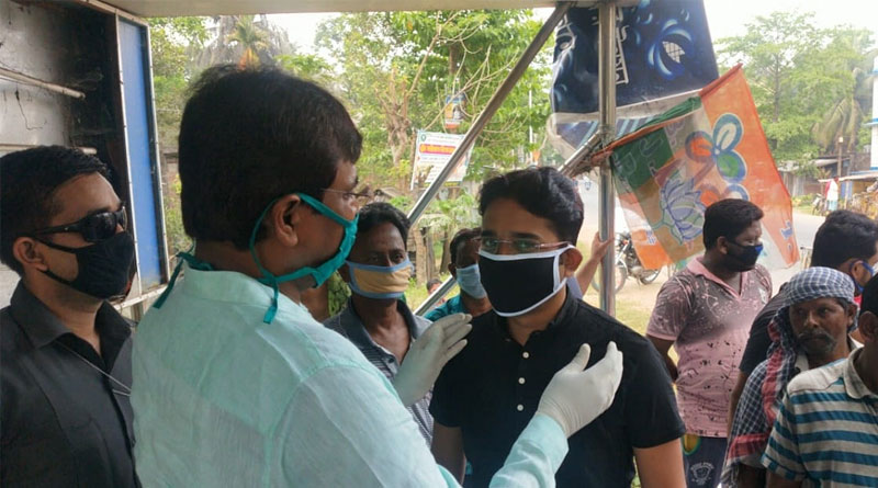 MLA Biswajit Das distribute masks in his area on monday