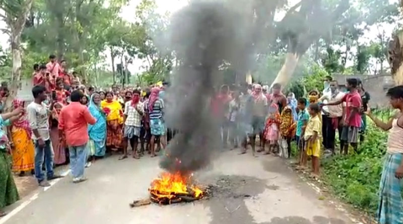 Villagers stage protest in South 24 pargana area on wednesday