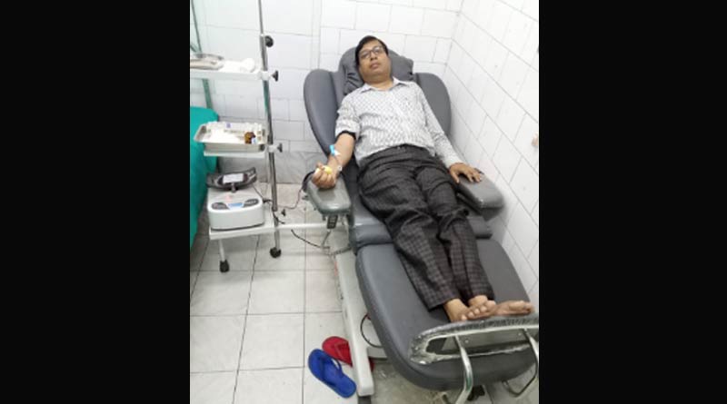 Kanthi's medical officer donates blood to thalassemia patient