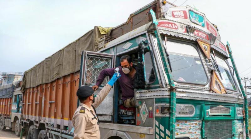 Truck driver played cards with friends, 24 people got infected