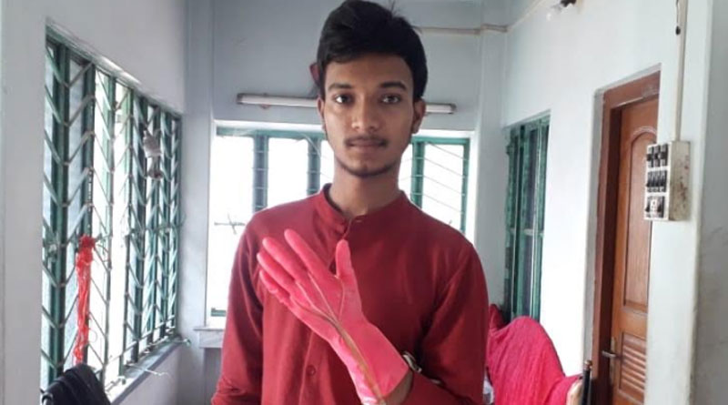A student of shantipur makes special gloves to protect corona virus