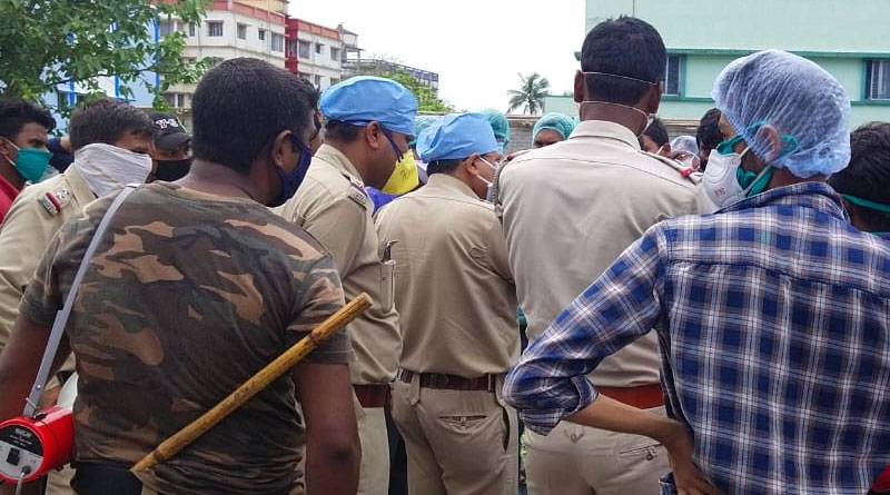 Worker of Uluberia hospital stage protest on friday