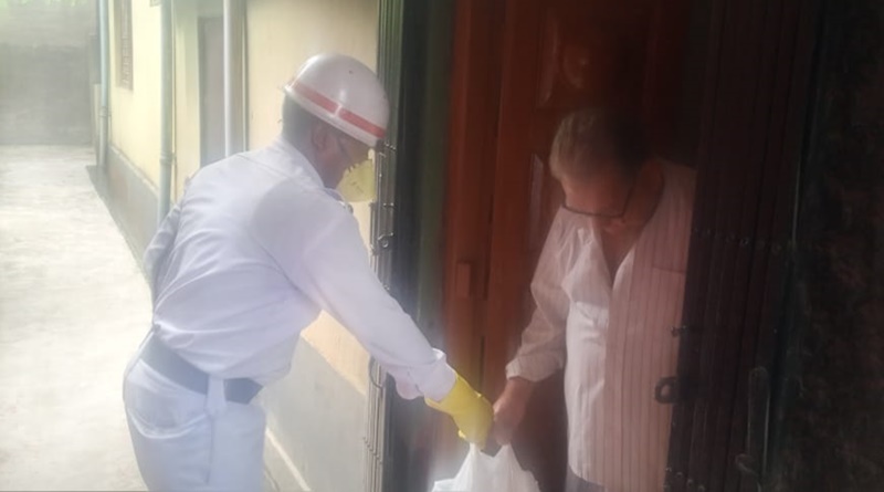 Police delivered food items to the old couple and also arranged ambulance for cancer patient