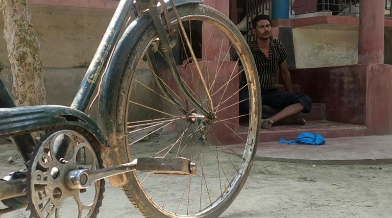 50 rs in Pocket, Bengal Man cycled for 13 days from Bihar to reach Home