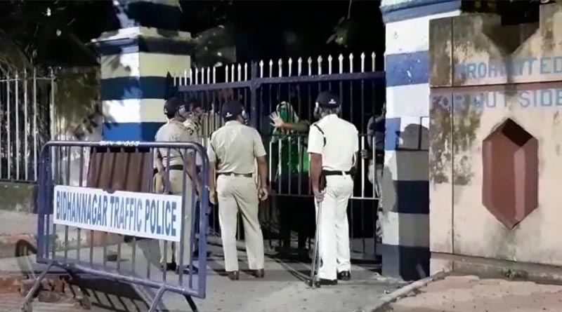 Kolkata police stages protest in Salt lake for quarantine